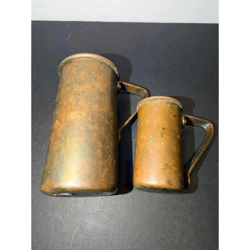 2 Vintage Copper Measuring Cups Rustic Primitive Farmhouse Kitchen 3/4 1/4 cup